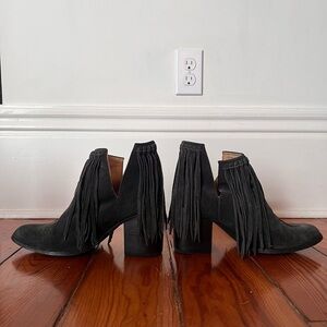 [sole child] dark gray fringe western suede booties